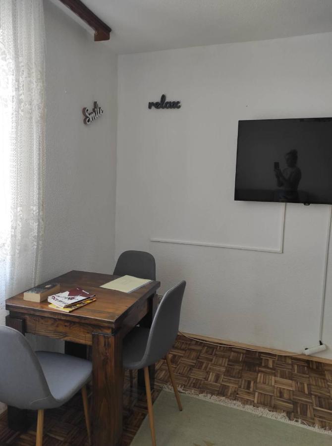Ajsha Guesthouse 야이체 외부 사진